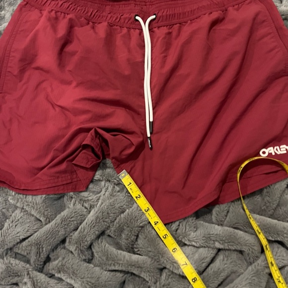 Oakley Red Mens Standard All Day Beach Shorts Size XL - Picture 13 of 13